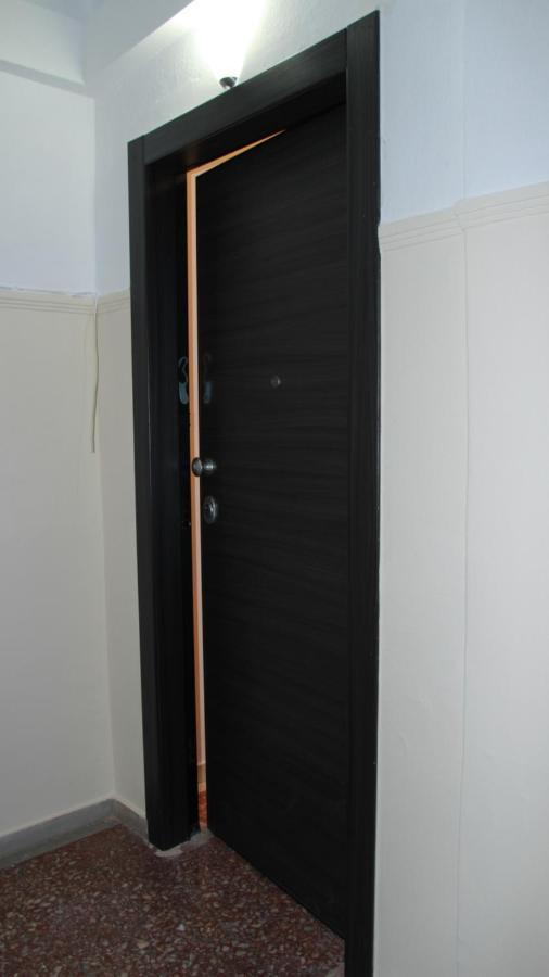 Central Stay Kavala Α Bagian luar foto