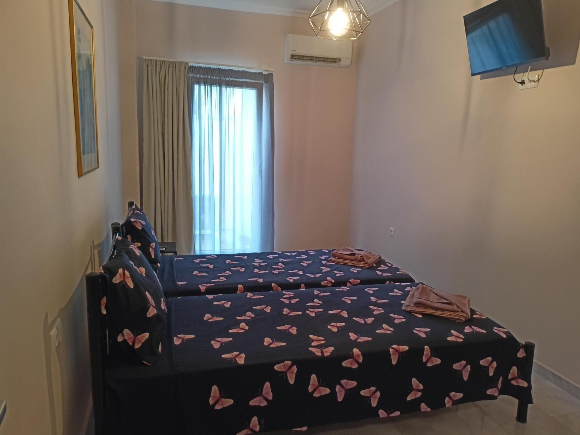 Central Stay Kavala Α Bagian luar foto