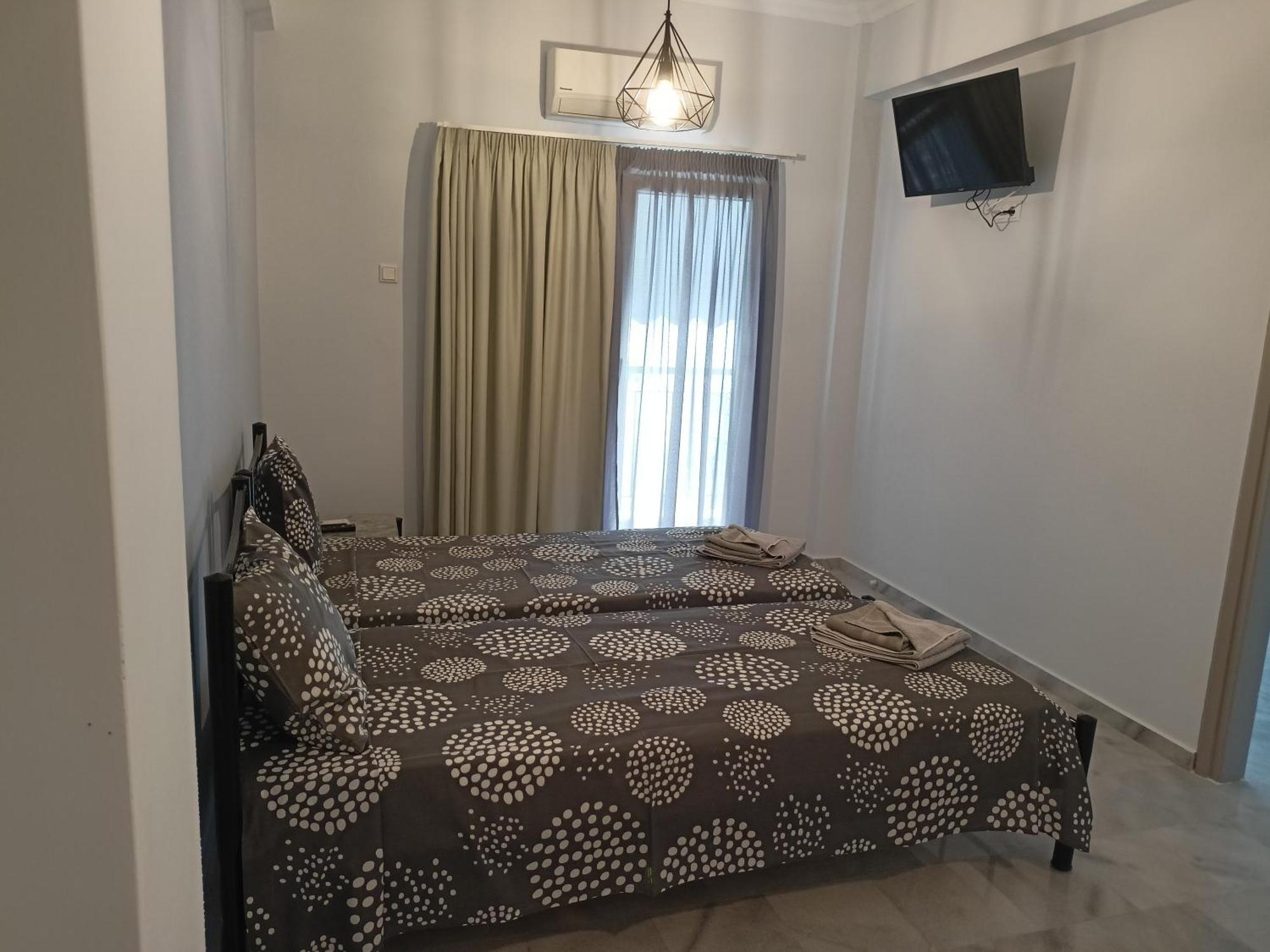 Central Stay Kavala Α Bagian luar foto